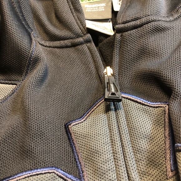 Reebok Toronto Maple Leap Fell Zip Hoodie Centre Ice Collection Small - Picture 8 of 16